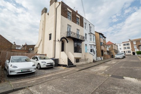 View Full Details for 4, Prospect Road, Broadstairs, Kent, CT10 1LD