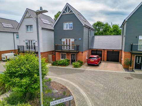 View Full Details for Yew Tree Road, Dunton Green, Sevenoaks