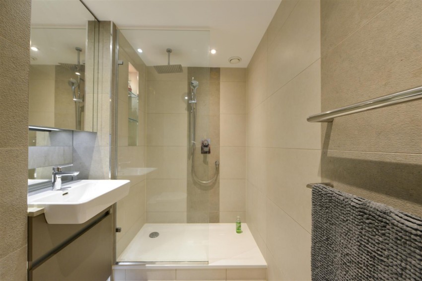 Images for Duke Of Wellington Avenue, London