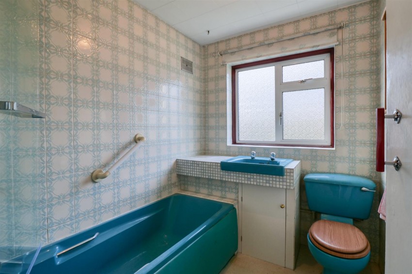 Images for Gilders Road, Chessington