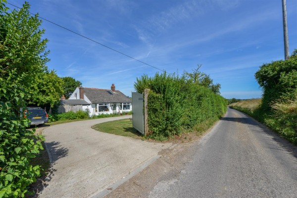 Pommeus Lane, Ripple, Deal